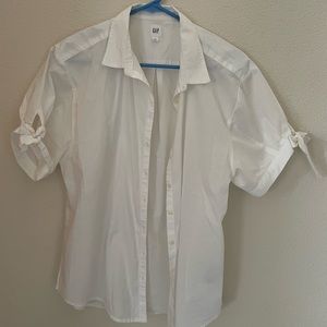 Gap: White Button Up with Bow Tie Short Sleeves (Never Worn)